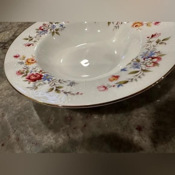 Royal Kent Bone China plate - Picture 2 of 7